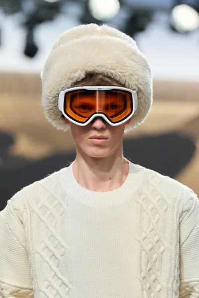 Look 39